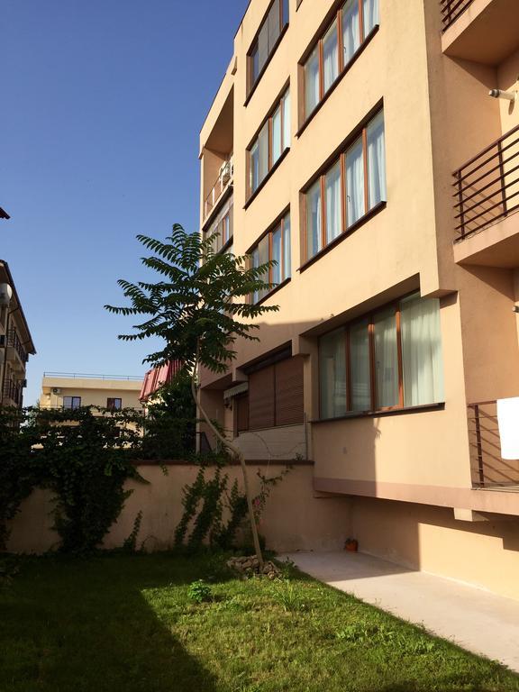 Vilagio Apartments Navodari Bagian luar foto