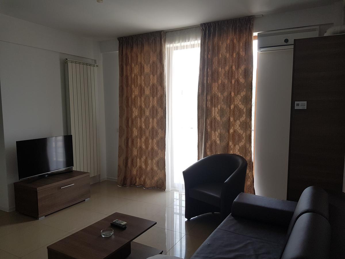 Vilagio Apartments Navodari Bagian luar foto