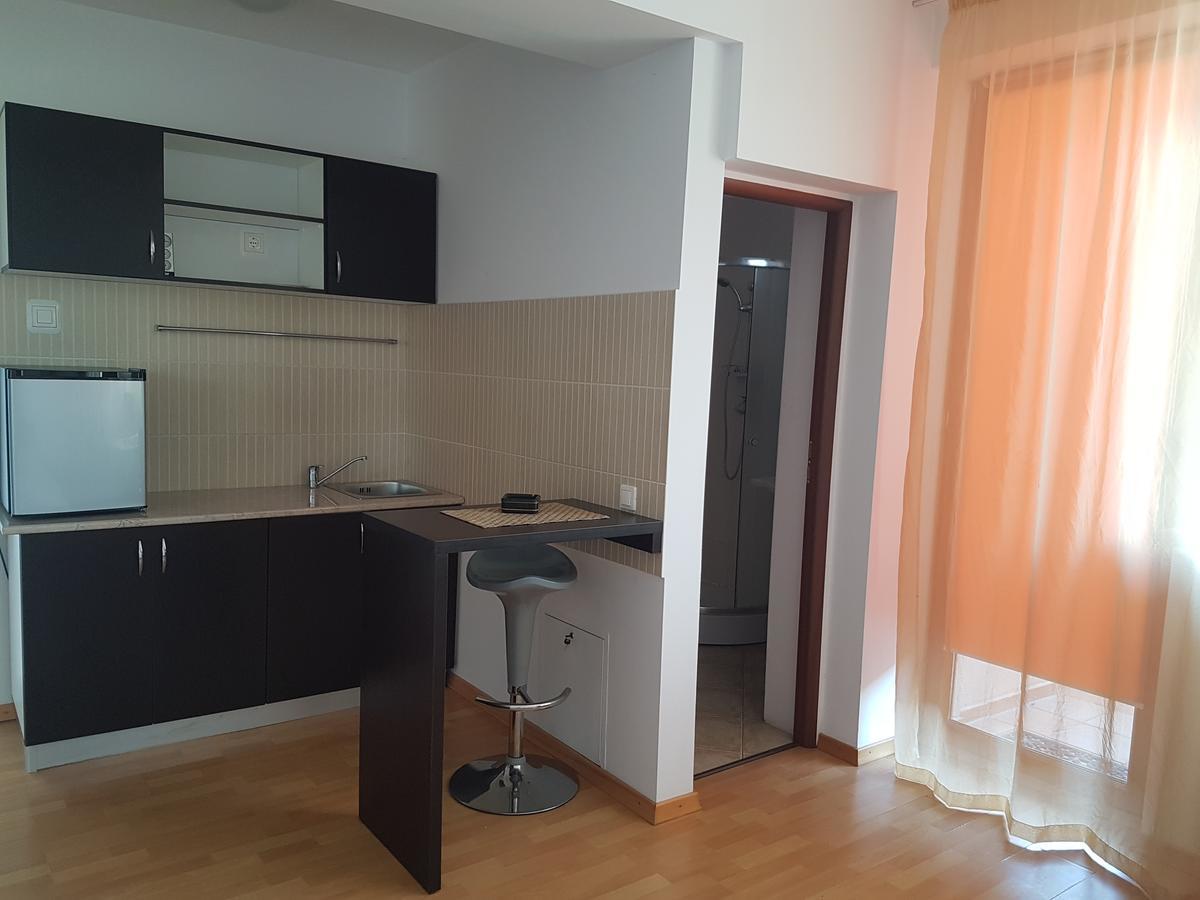 Vilagio Apartments Navodari Bagian luar foto